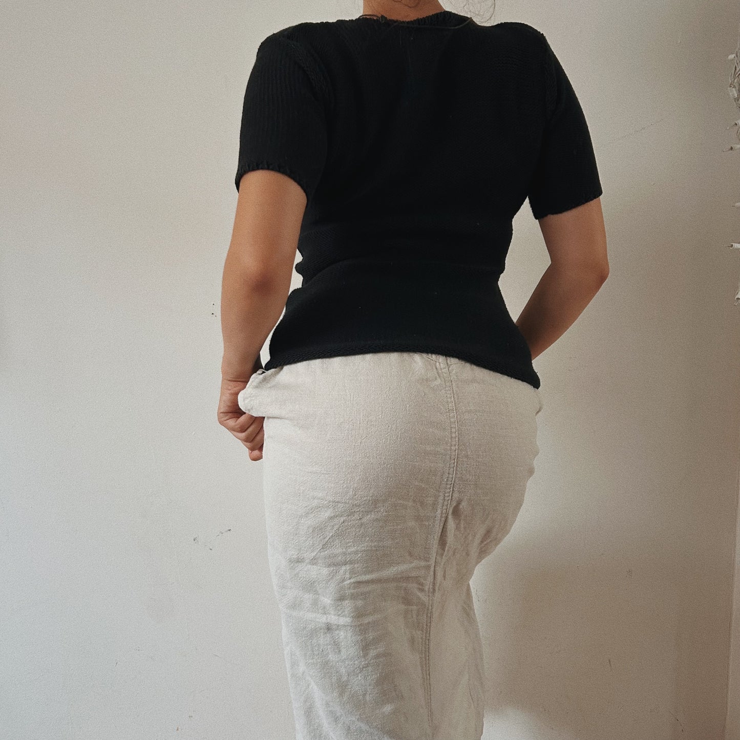 Short sleeve black knit