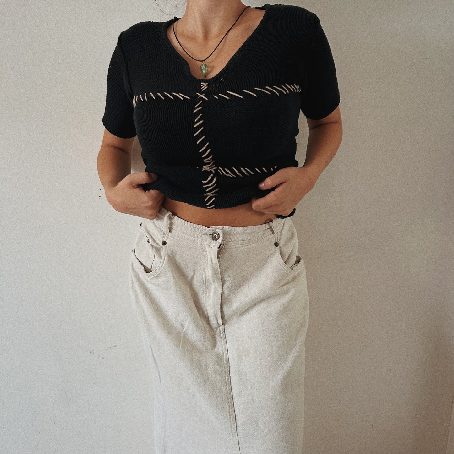 Short sleeve black knit