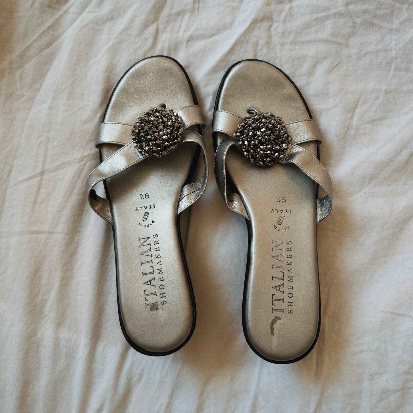 Perfect summer silver wedges sandals