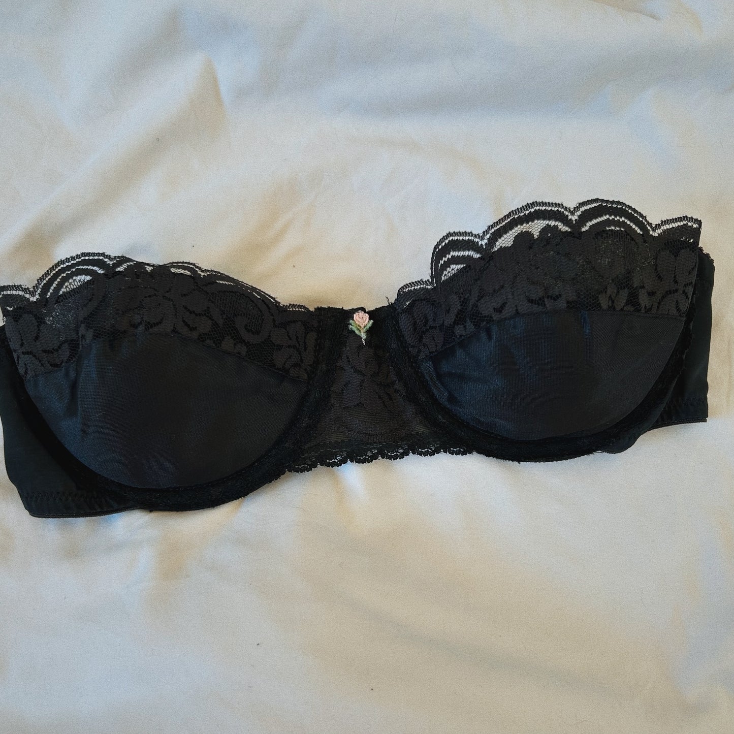 Vintage Strapless Lace Bra