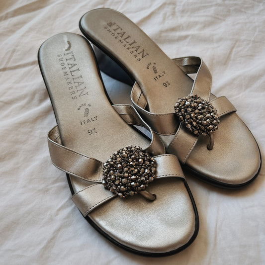 Perfect summer silver wedges sandals