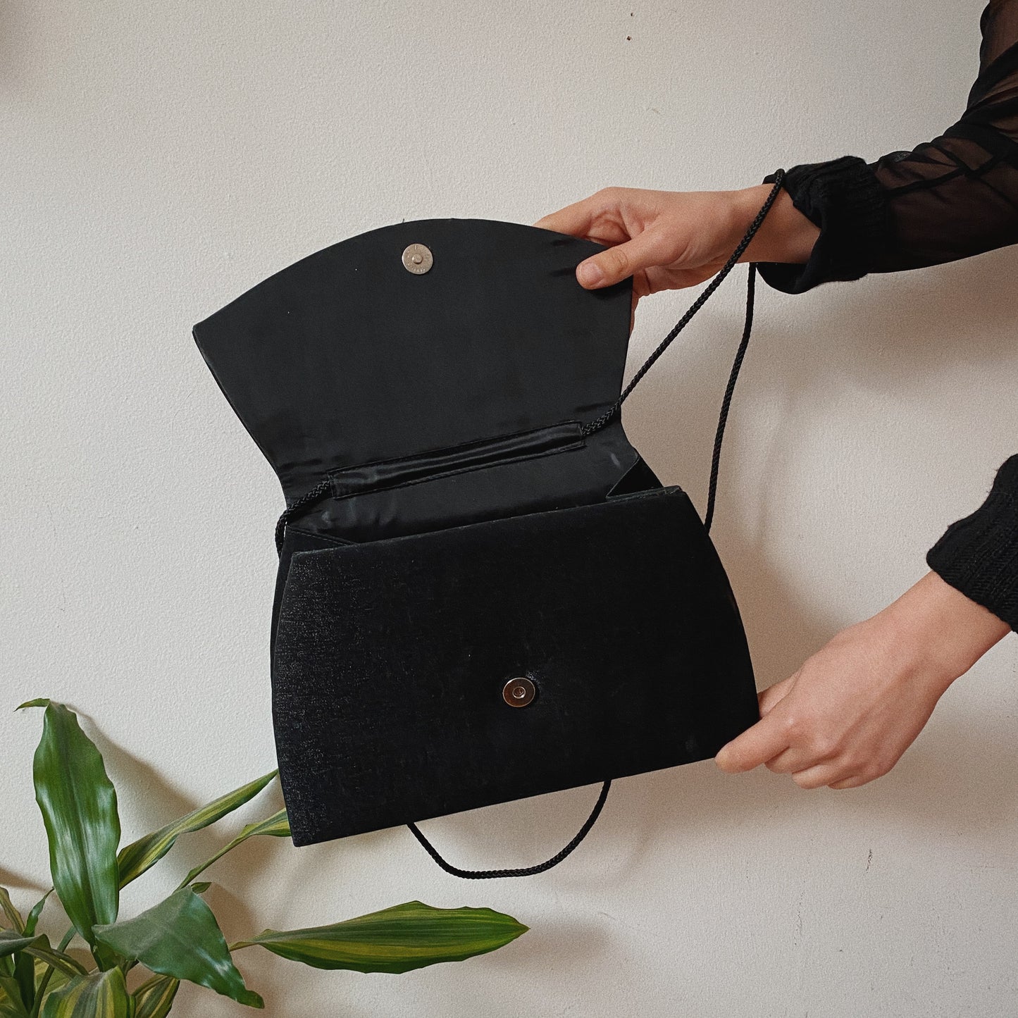 90s Vintage Chic Black Bag